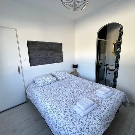 Siam Mahanakhon & * Rieux-de-Pelleport