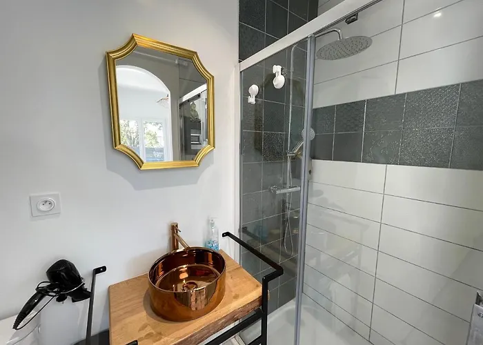 Siam Mahanakhon & * Rieux-de-Pelleport